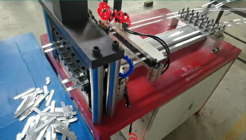 Easy Operate Automatic Air Grille Blade Cutting Machine Tool