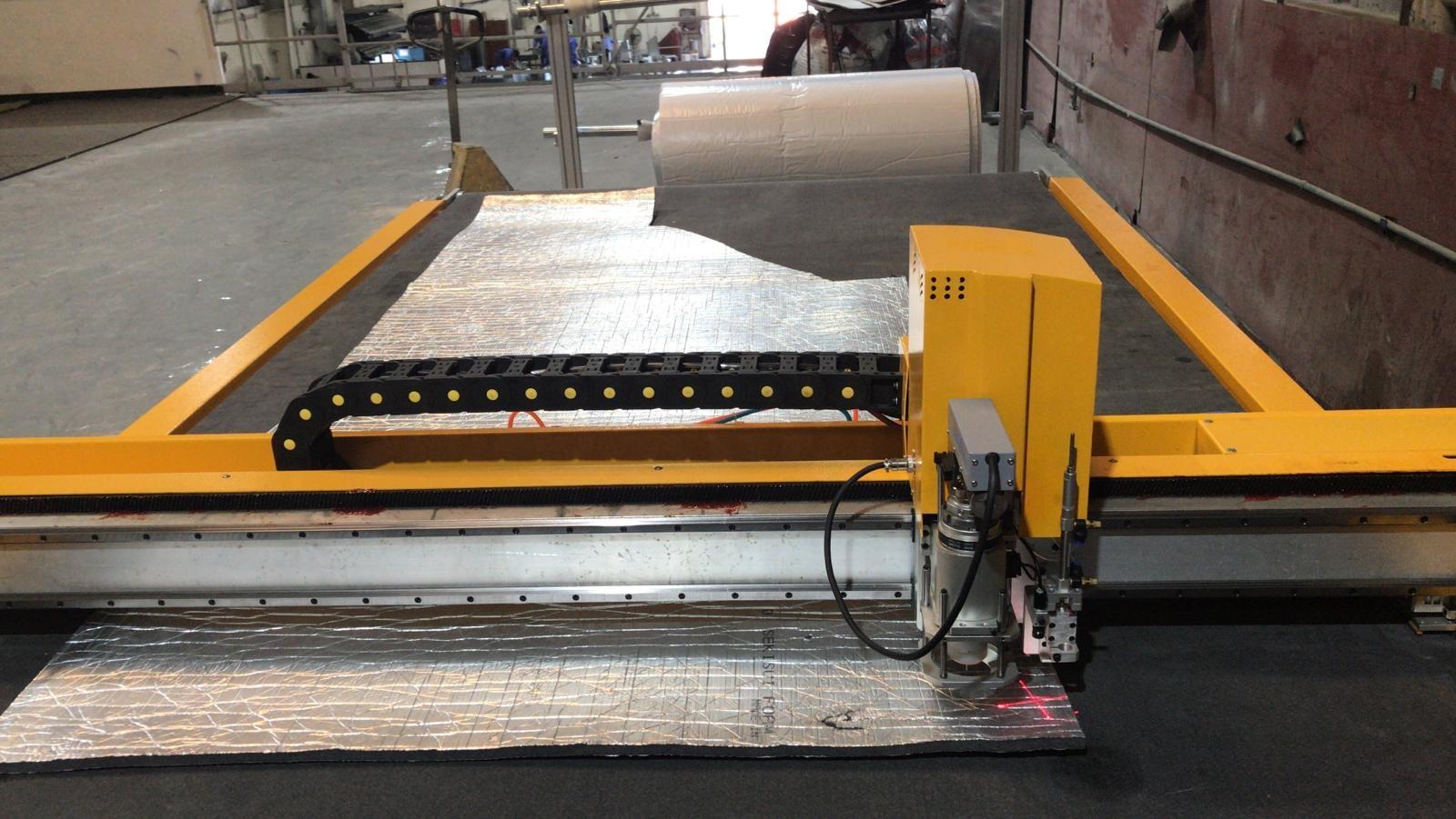 HVAC Thermal Insulation Cotton Fiberglass Rubber Shaped Cutting Machine With Automatic Feeding Table Vibrating Oscillating Knife